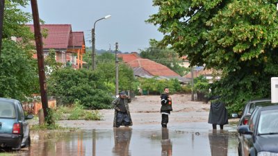 Жителите на едно от наводнените Карловски села Каравелово което