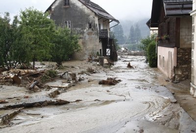 Тревога е обявена в редица австрийски градове заради проливни дъждове Пороите