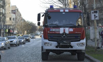 Голям пожар до Цирковата площадка във Варна, 5 коли са изгорели 