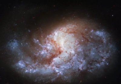 Открита е най-отдалечената галактика, на 290 млн. години 