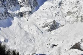 Италиански скиор и приятелката му загинаха в планината 