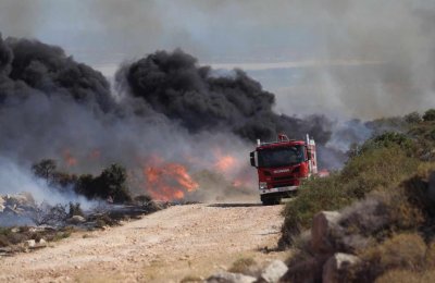 Голям пожар на магистрала в Гърция