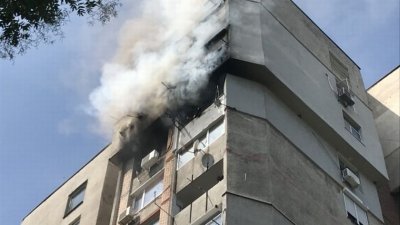 Голям пожар бушува в апартамент в Монтана съобщават от МВР Инцидентът
