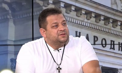 Видео клип в който новоизлюпеният депутат от Величие подполк Николай