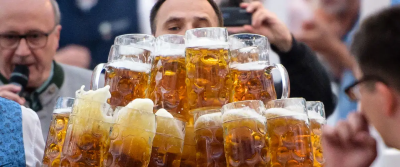 Германците цакат англичани и сърби със слабоалкохолна бира