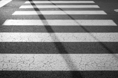 Шофьор блъсна 80 годишна жена на пешеходна пътека във Варна съобщиха