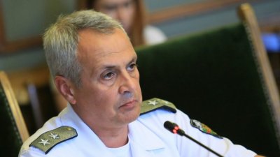 Служебният кабинет предлага вицеадмирал Митко Петев да бъде освободен от длъжността 