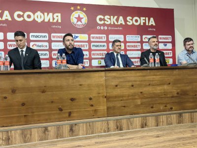 Изпълнителният директор на ЦСКА – Стоян Орманджиев приветства новия наставник