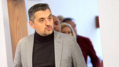 Кирил Добрев: ГЕРБ-СДС имат 10% преднина, но всички са губещи 