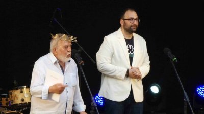 Йордан Велчев е носителят на наградата "Орфеев венец" за принос в българската поезия