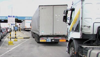 Шофьори сигнализираха за километрична опашка от камиони в Румъния чакащи