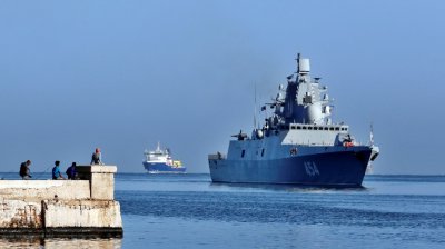 Руската фрегата Адмирал Горшков акостира на пристанището в кубинската столица