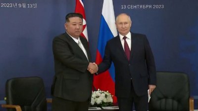 ЕДНОПОЛОВО: Ким се обясни във вечна любов на Путин