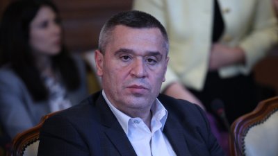 Министър Тахов разпореди пълен одит на агенцията за борба с градушките