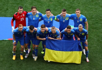 Румъния неочаквано постигна повече от категорична победа срещу Украйна с