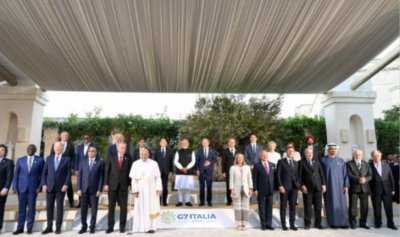 Папа Франциск направи историческа поява на срещата на Г 7