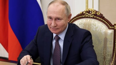 Руският президент Владимир Путин днес уволни четирима заместник министри на