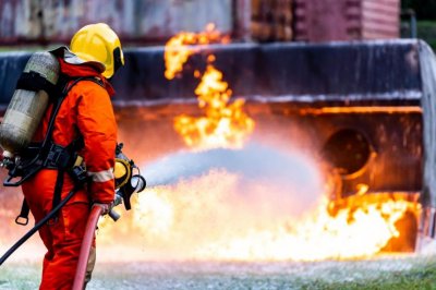 Един работник загина в пожар във фабрика за бои и лакове в сръбския град Шид