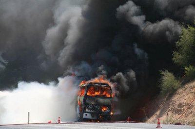 Пожар пламна в автобус в Кресна съобщиха от полицията Инцидентът е станал