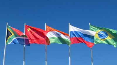 Известия: 29 държави да се присъединят към БРИКС