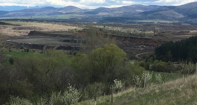 Дейността на въглищната мина край Перник не е спряла