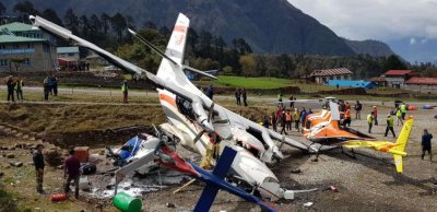 Трагедия: Самолет се заби в два хеликоптера, има жертви (СНИМКИ)