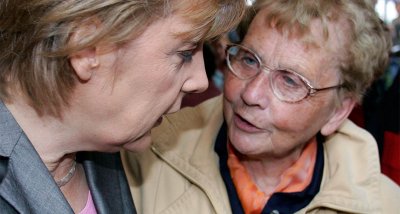 Ангела Меркел загуби майка си