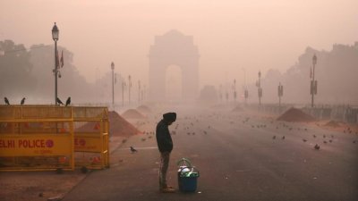 Отровен смог задушава Ню Делхи