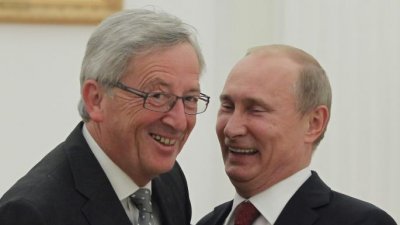 Жан-Клод Юнкер призна: Целунах Путин, но това не навреди на Европа