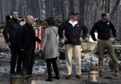 Тръмп заплаши да спре помощта за горящата Калифорния