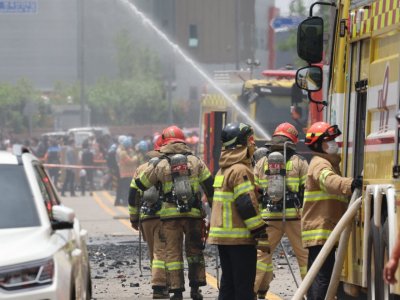 Двадесет души са загинали при пожар във фабрика за производство на литиеви батерии