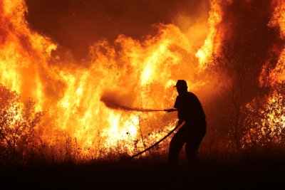 Пожарите в Гърция се успокояват