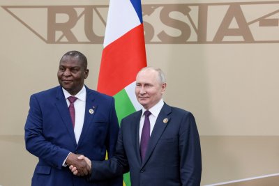 Путин награди президента на Конго с Орден на честта