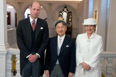 Японското императорско семейство пристигна във Великобритания  Британският крал Чарлз III
