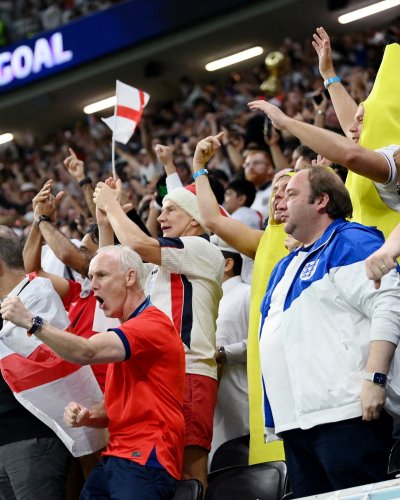 Англия е заплашена с глоба от УЕФА след яростната реакция