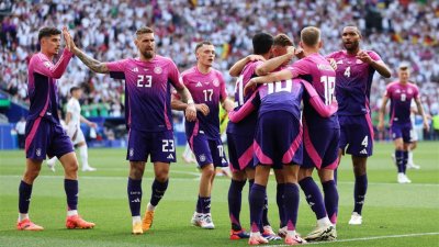 Фланелката за гостувания на националния отбор на Германия в розово