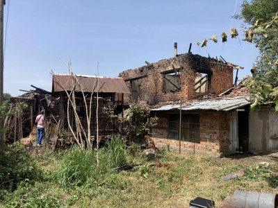 Трагедия: Сирачета останаха без дом, къщата им изгоря до основи