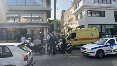 Мъж беше застрелян в автомобила си в Атина