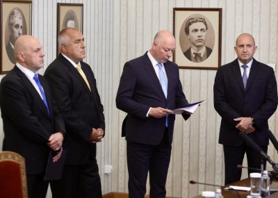 Кабинетът "Желязков": 12 министри от ГЕРБ, 7 служебни и едно ново лице