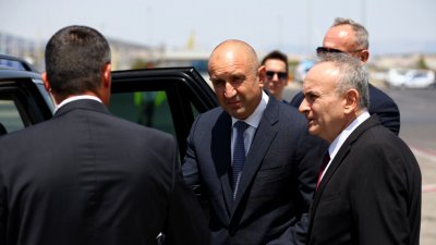 Президентът Румен Радев пристигна на работно посещение в Гърция В