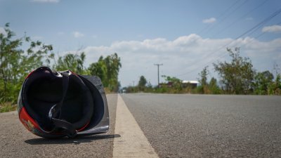 16-годишен мотоциклетист без книжка пострада тежко при катастрофа в Стара Загора