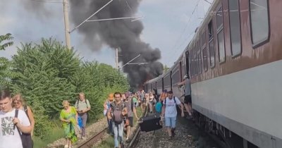 Седем души загинаха а петима са ранени след като влак
