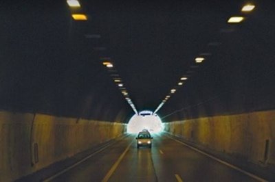 Катастрофа между 2 две коли е станала при тунел Топли
