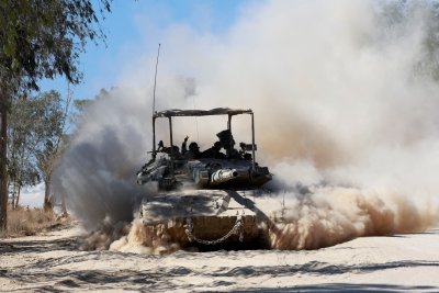 Израелските сили извършиха нови удари в южния град Рафах на