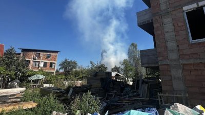 Пожар избухна в столичния квартал „Дружба"