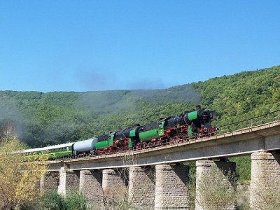 Туристически влак с ретро вагони тръгва от Септември до Велинград