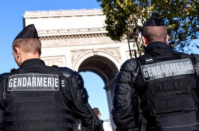 Френската полиция е извършила много арести във връзка с терористични