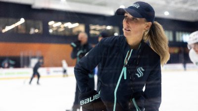 Историческо: Жена стана треньор в НХЛ