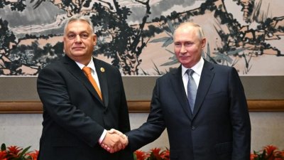 Унгарският премиер Виктор Орбан пристигна в Москва за преговори с руския премиер Владимир