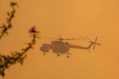 Пожар бушува на гръцкия остров Лесбос
